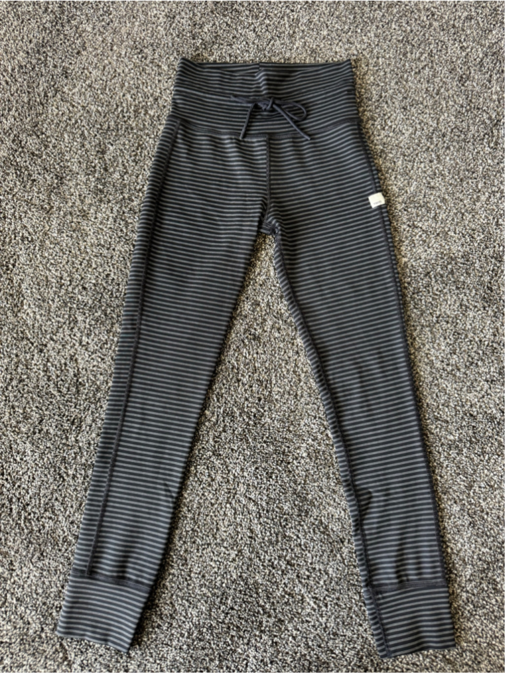Women’s Vuori Daily Leggings/Jogger High Rise 25” Striped Black/White XS